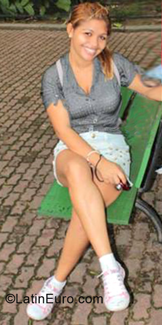 Date this charming Brazil girl Aline from Rio de Janeiro BR7705