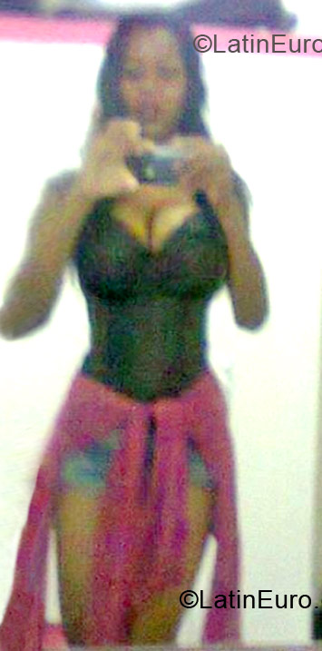Date this happy Brazil girl Klyfani from Manaus BR7731