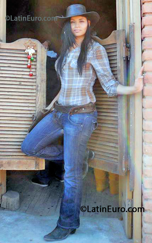 Date this beautiful Mexico girl Karina from Guadalajara MX1073