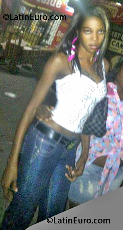 Date this gorgeous Jamaica girl Llecre from Kingston JM1170