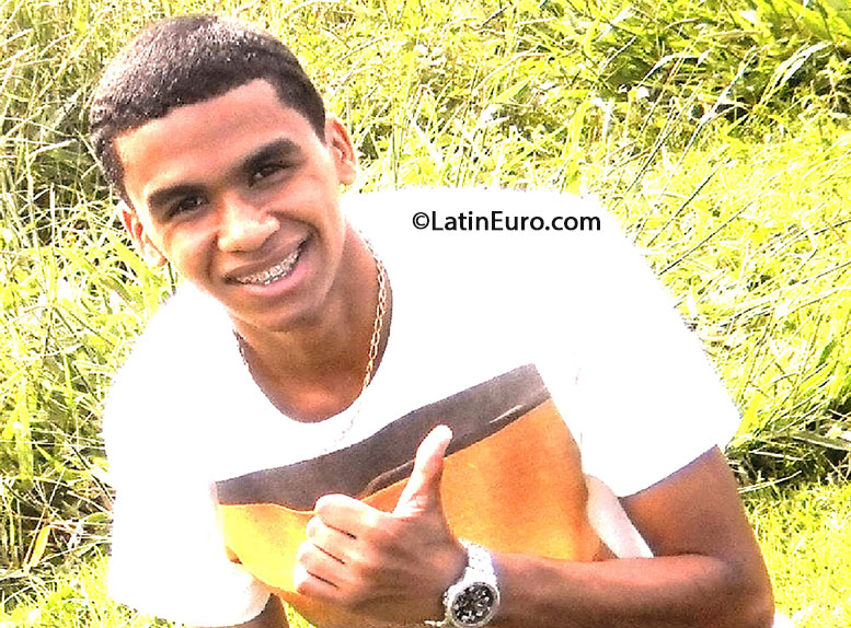 Date this funny Brazil man Pedro from Belo Horizonte BR7847