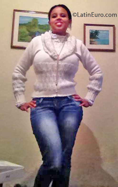 Date this happy Brazil girl Daiana from Mogi Das Cruzes BR7899
