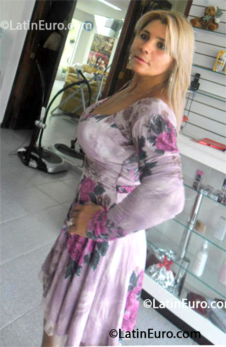 Date this sensual Brazil girl Cleuza from Curitiba BR7911