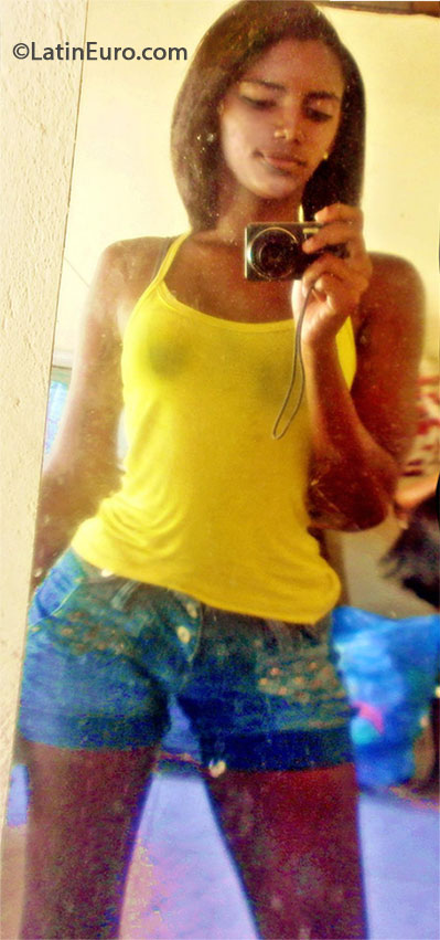 Date this cute Brazil girl Luciana from Recife BR7948