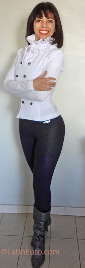 Date this hot Brazil girl Marcia from Curitiba BR7963