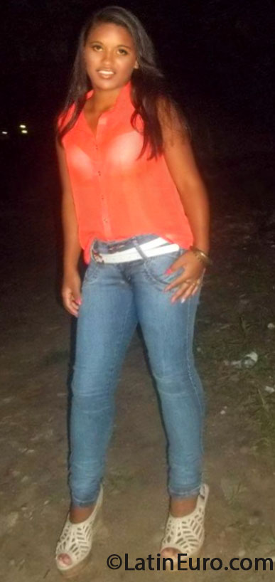 Date this happy Brazil girl Bruna from Alianca BR8026