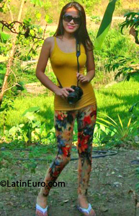 Date this young Philippines girl Mary Anne from Manila PH583