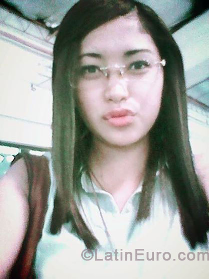 Date this foxy Philippines girl Rosela from Davao City PH587