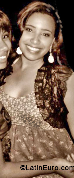 Date this beautiful Brazil girl Layne from Sao Jose Da Safira BR8187