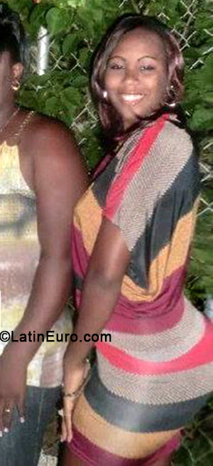 Date this good-looking Jamaica girl Kimberly from Kingston JM1352