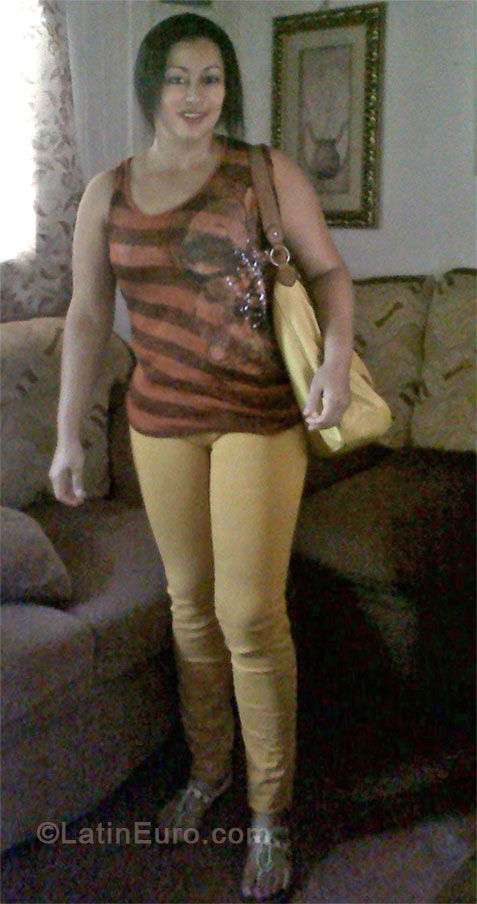 Date this happy Honduras girl Carolina from Puerto Cortes HN905