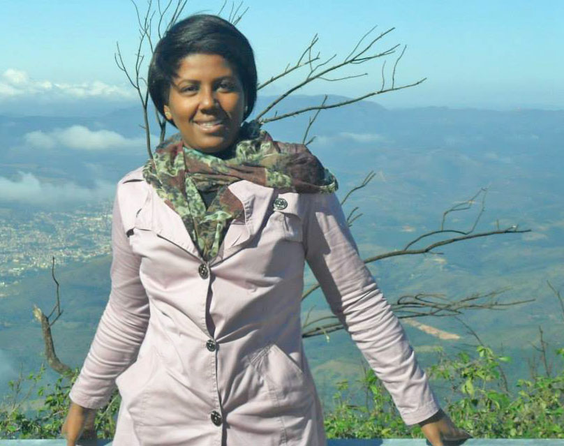 Date this young Brazil girl Regiane from Belo Horizonte BR8257