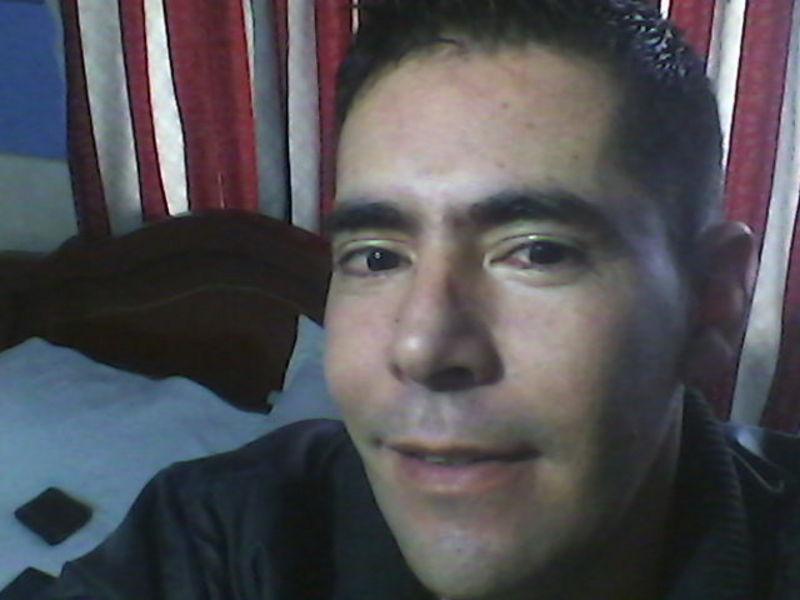 Date this tall Colombia man Fernando 40 from Mosquera CO14487