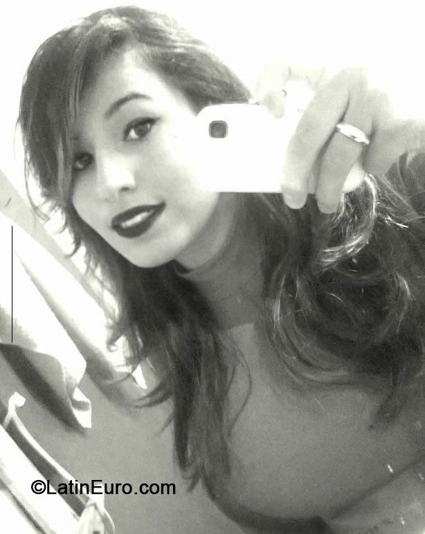 Date this lovely Brazil girl Alice from Ponta Grossa BR8265