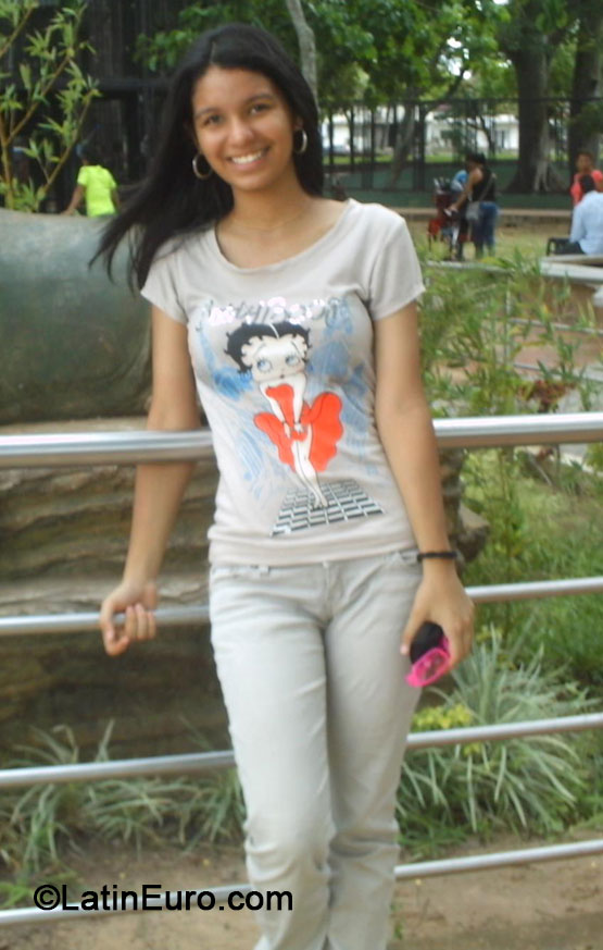 Date this athletic Venezuela girl Ayareth from Maturin VE113