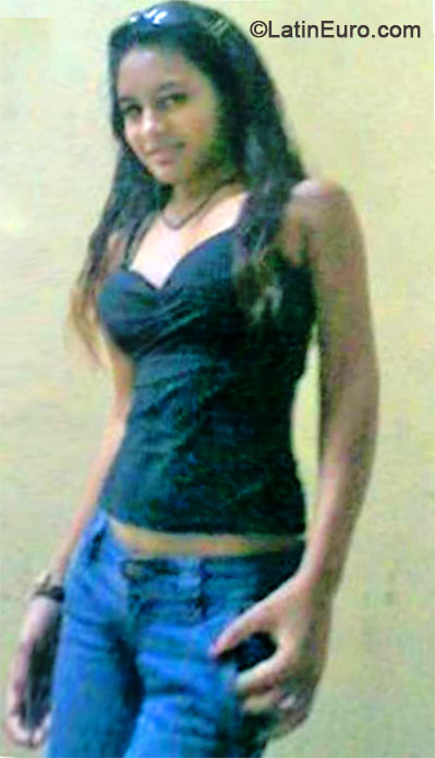Date this cute Venezuela girl Andritha from Caracas VE114