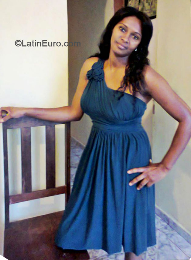 Date this sensual Brazil girl Liziane from Santa Luzia BR8985