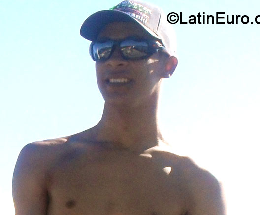 Date this lovely Brazil man Jonathan from Rio De Janeiro BR8336