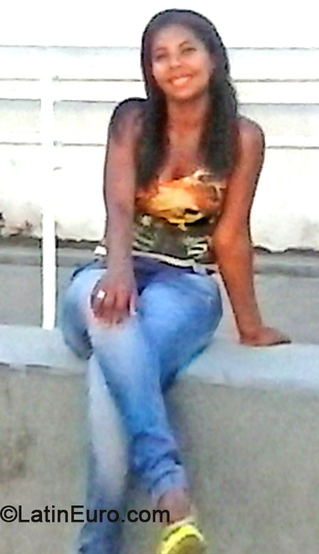Date this nice looking Brazil girl Andreia from Porto Seg uro BR8377