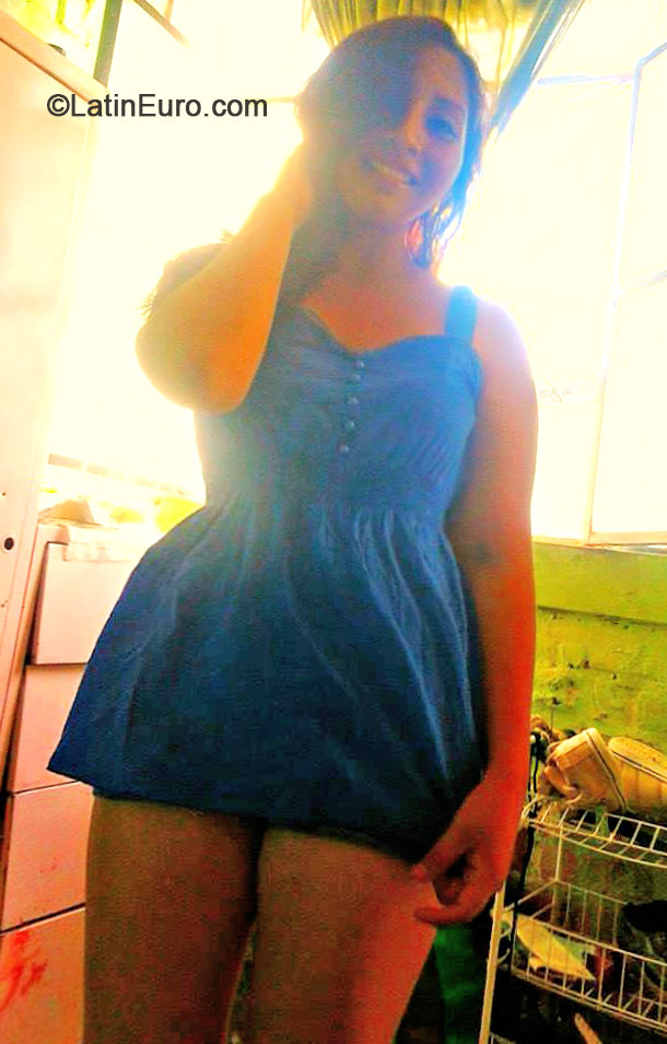 Date this beautiful Peru girl Steff from Lima PE875