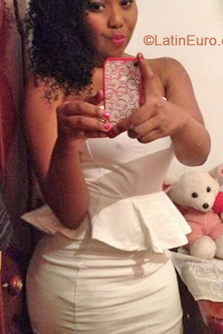 Date this hot Brazil girl Adriane teixeir from São Paulo BR8444