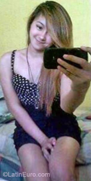 Date this happy Philippines girl Geronia from Tarlac PH608