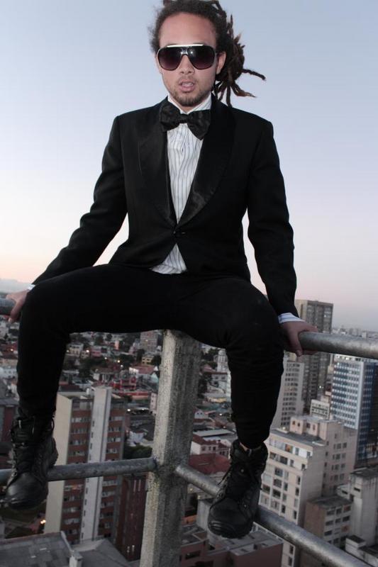 Date this tall Brazil man Everaldo de Lor from Curitiba BR8551