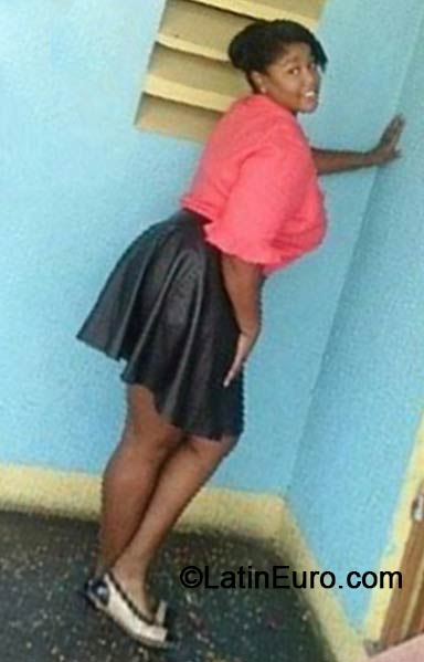 Date this athletic Jamaica girl Sasha from Kingston JM1547