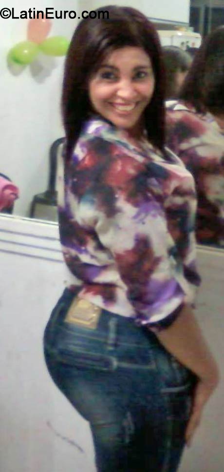 Date this delightful Brazil girl Sidnia from Belo Horizonte BR8623
