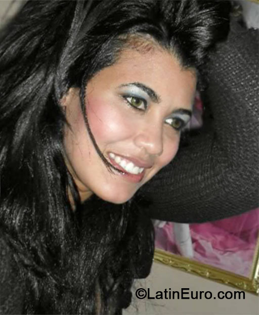 Date this athletic Brazil girl Lola from Juiz De Fora BR8678