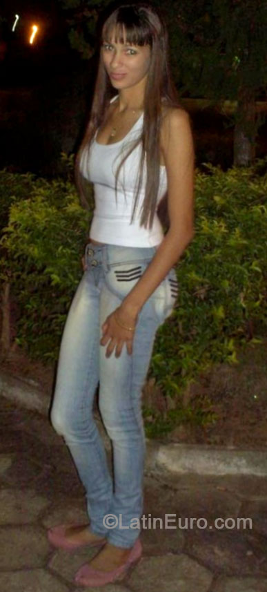 Date this foxy Brazil girl Kely from Tabapora BR8681