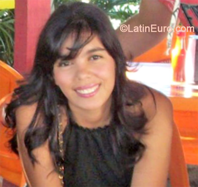 Date this athletic Brazil girl Jessyca from Recife BR8698