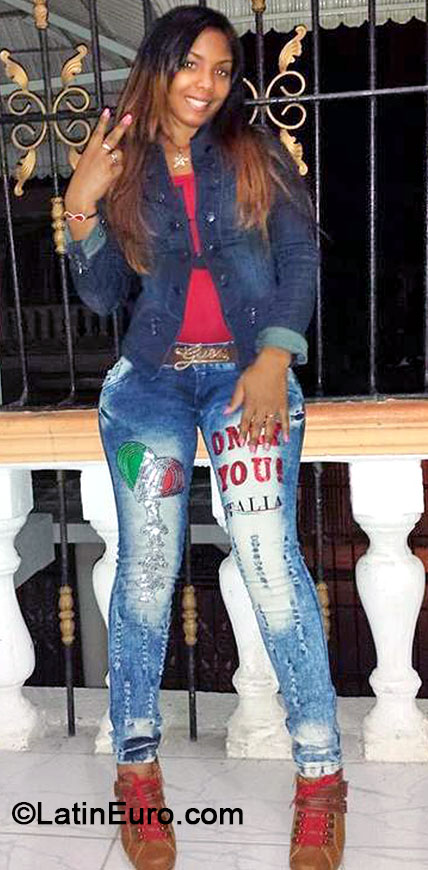 Date this exotic Italy girl Angela from Milano IT221