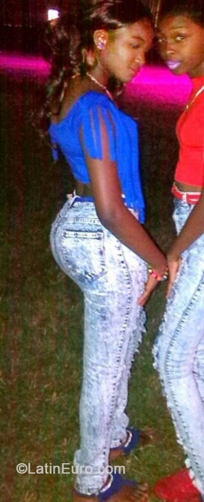 Date this happy Jamaica girl Shantel from Kingston JM1644