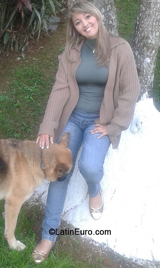 Date this fun Brazil girl Kely from Petrolina BR8757