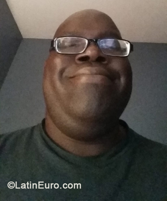 Date this young United States girl Damond from Cleveland US15003