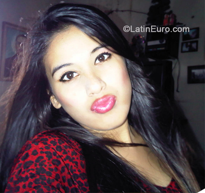 Date this voluptuous Venezuela girl Susan from Caracas VE232