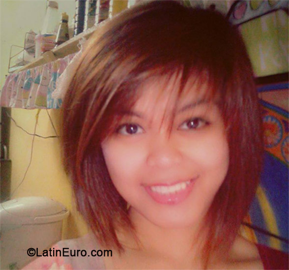 Date this hard body Philippines girl Lousete from Manila PH646