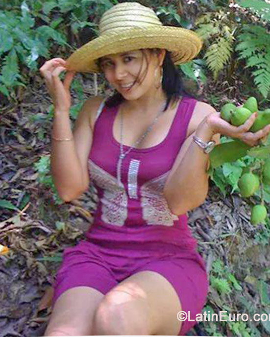 Date this cute Honduras girl Leticia from Choloma HN1041