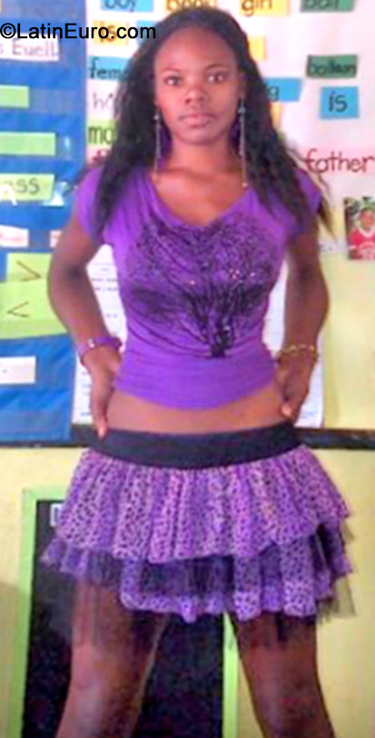Date this nice looking Jamaica girl Shantel from Port Antonio JM1730
