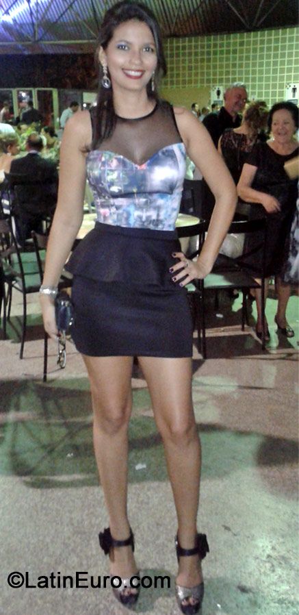 Date this hard body Brazil girl Thais from Estancia BR8824