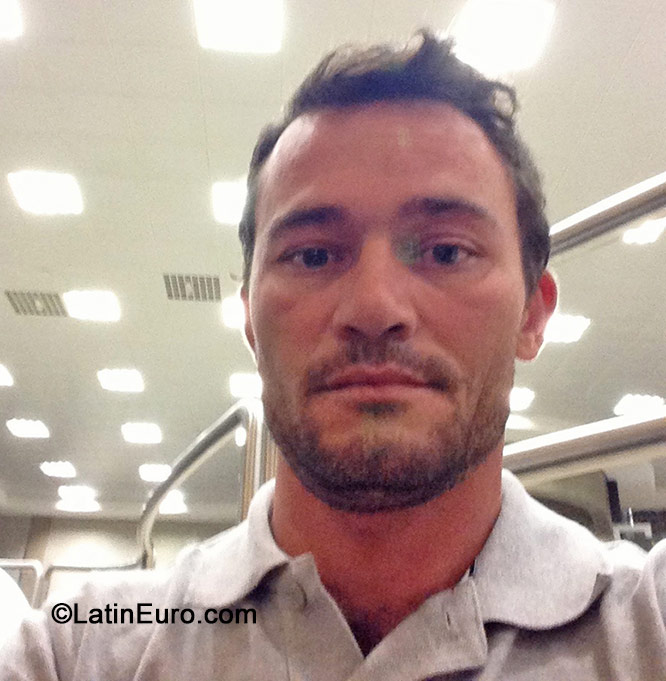 Date this nice looking Brazil man Igor from Rio Das Ostras BR8827