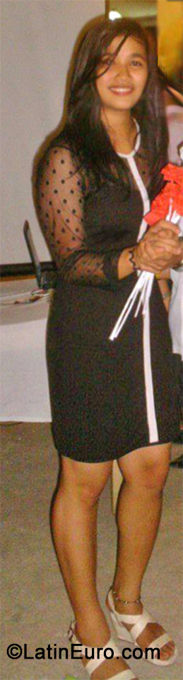 Date this charming Philippines girl Yen from Cebu City PH655