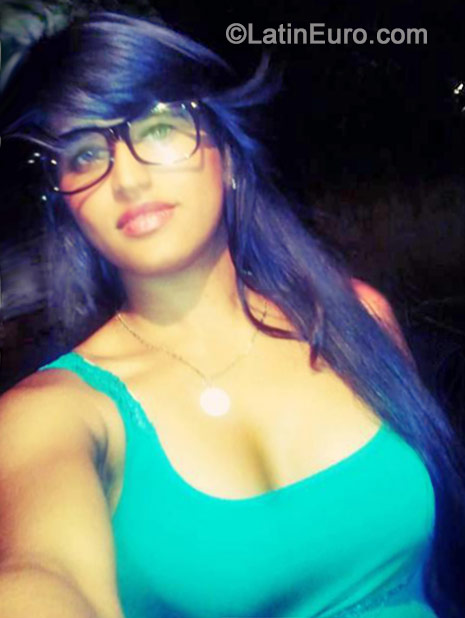 Date this tall Venezuela girl Daniela from Caracas VE271