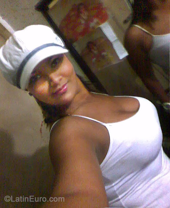 Date this beautiful Venezuela girl Aryana from Guacara VE286