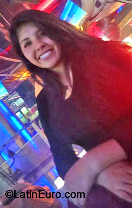 Date this stunning Peru girl Malu from Lima PE1005