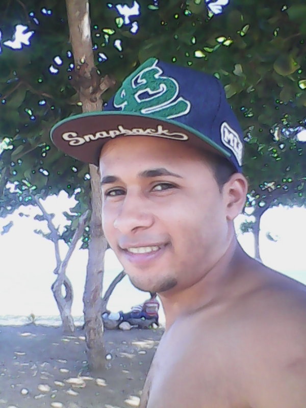 Date this pretty Dominican Republic man Esaul from Barahona DO19479