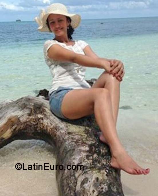 Date this lovely Honduras girl Sonia from La Ceiba HN1152