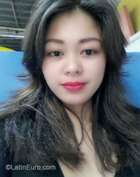 Date this exotic Philippines girl Abigail from Naga City PH671