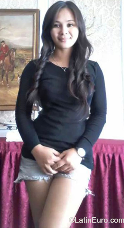 Date this passionate Hong Kong girl Winnie from Hong Kong HK11